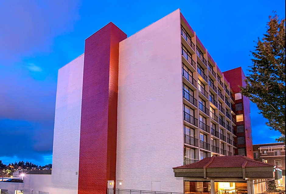 Red Lion Inn & Suites Olympia, Governor Hotel