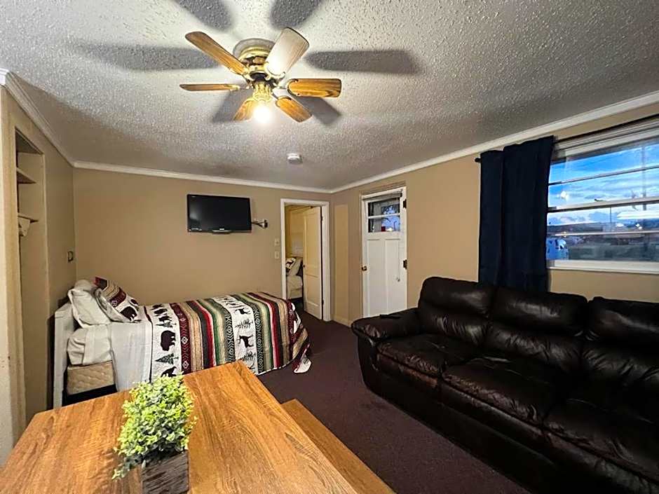 Whetstone Bay Lodge
