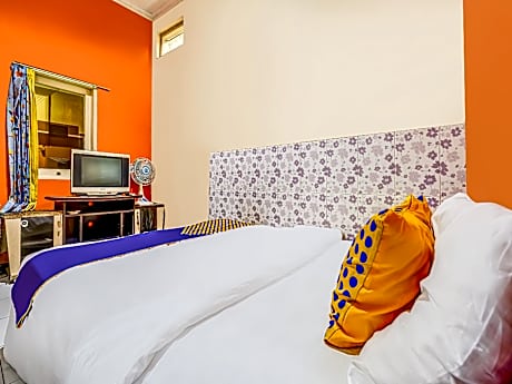 SPOT ON Room without Air Conditioning