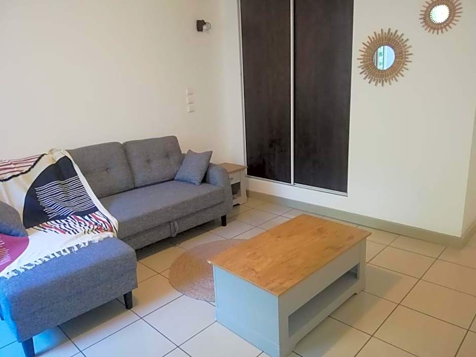 Appart Alexina, 2mn à pieds de la plage de BOUCAN-CANOT