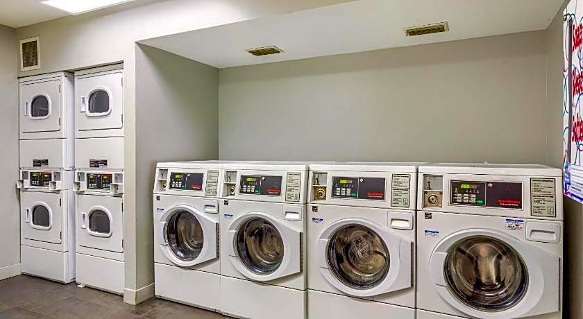 MainStay Suites