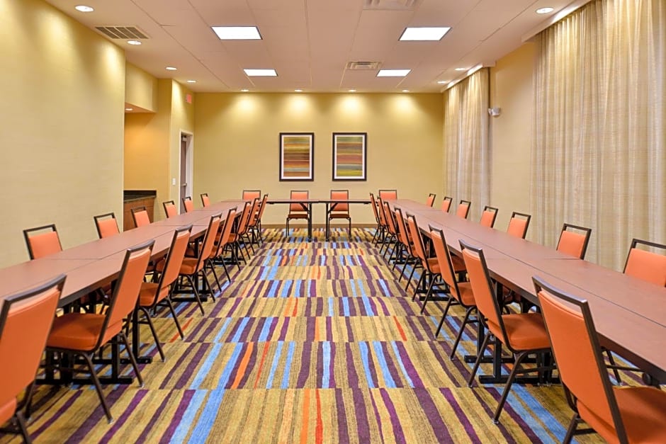 Fairfield Inn and Suites by Marriott Calhoun