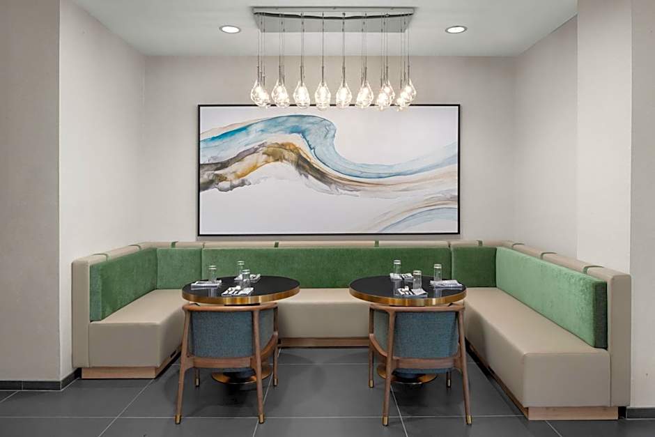 Delta Hotels by Marriott Colonial Heights