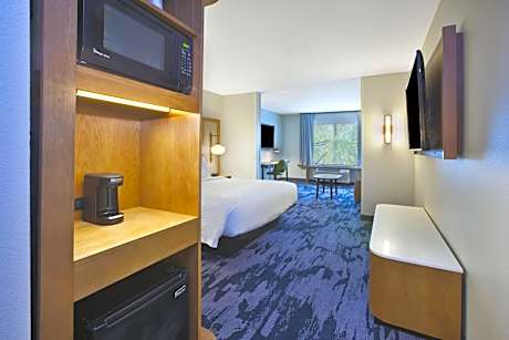 Queen Room with Two Queen Beds - Hearing Accessible