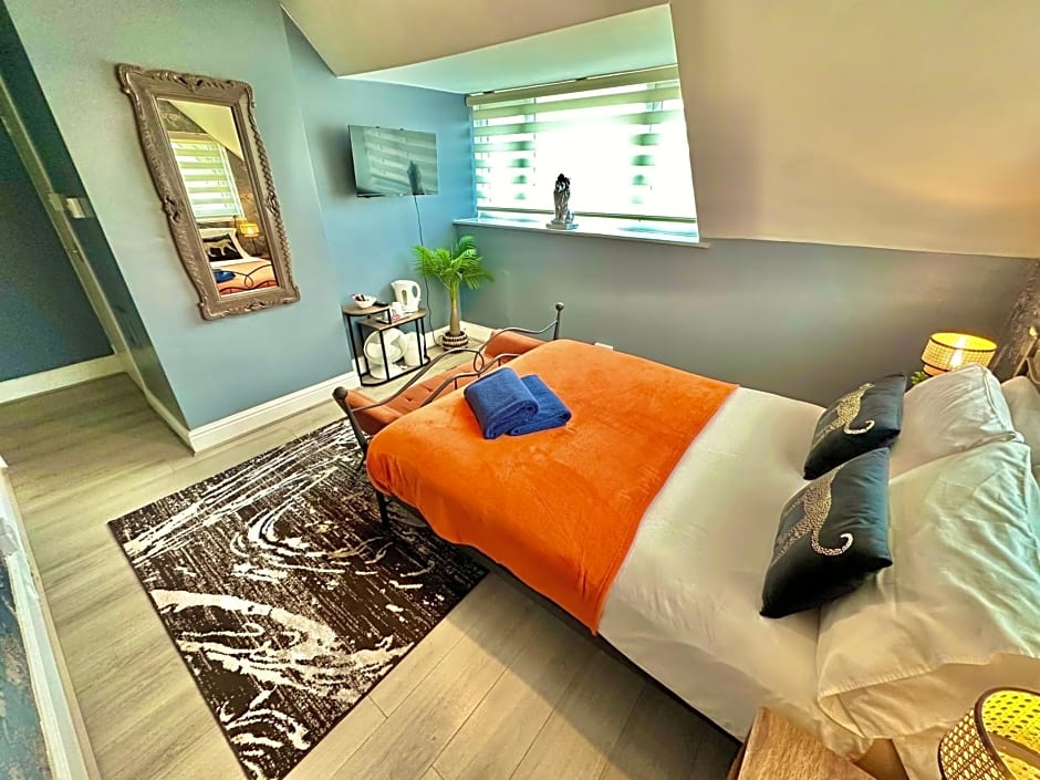 Lemur Lodge - Boutique Apartments - Short Stroll to The Beach