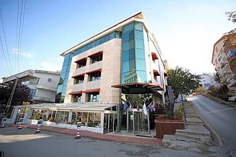 GRAND NORA