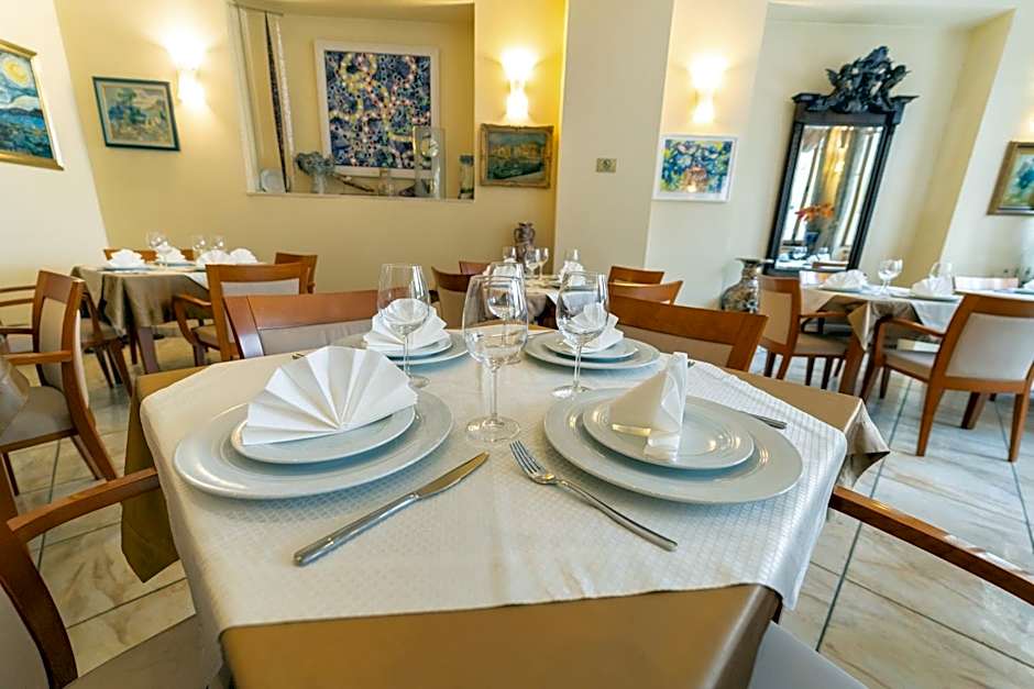 Hotel Peristil