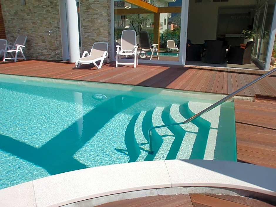 Residence Rivachiara (check-in at Hotel Riviera in Viale Rovereto, 95)