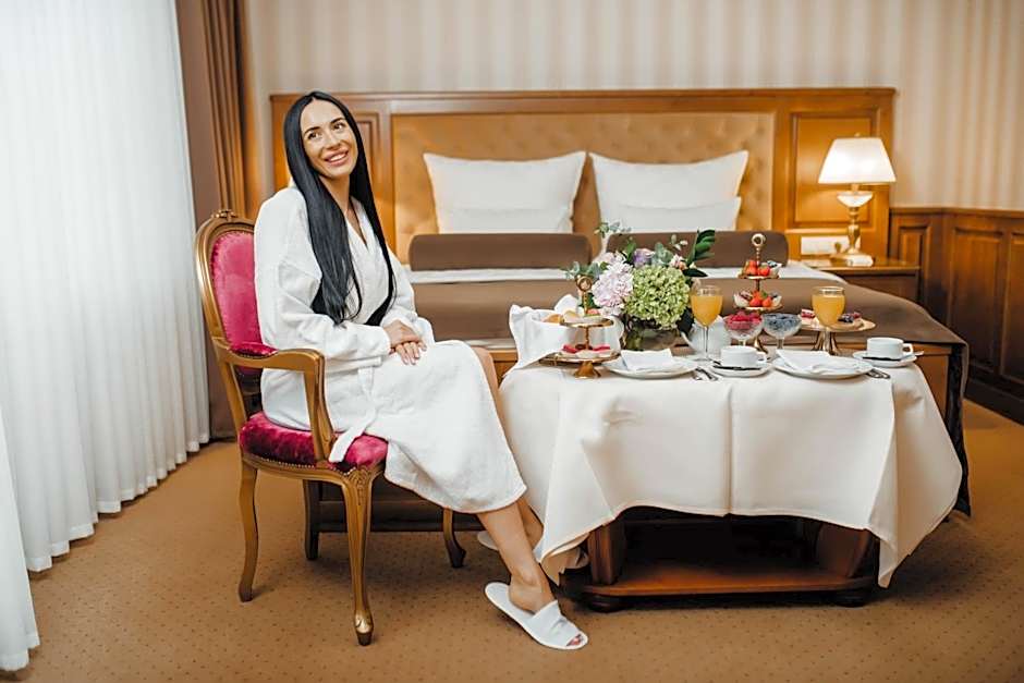 Nadiya Hotel