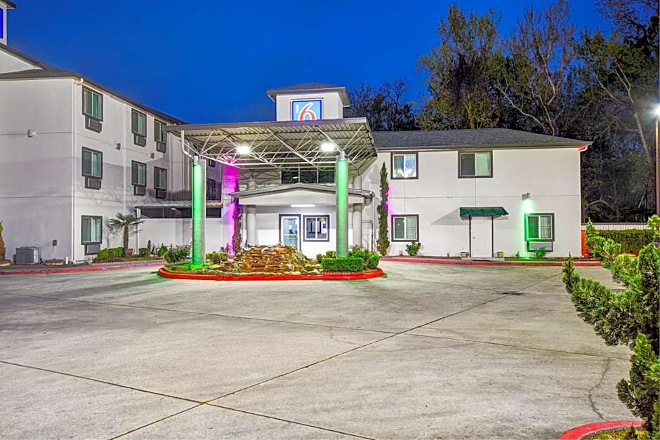 Motel 6 Humble, TX - Houston International Airport