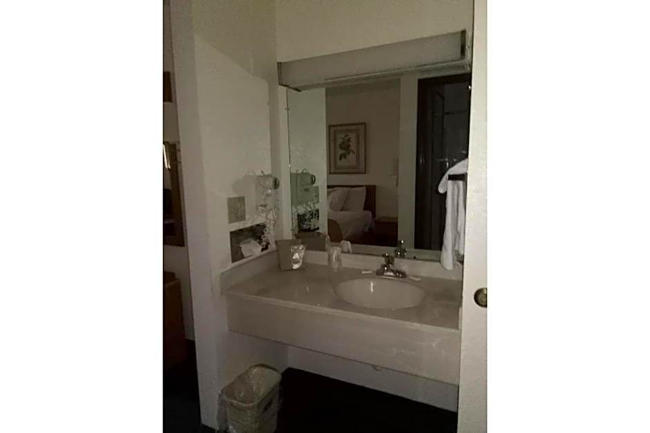 Amerihost Inn & Suites - Mexico