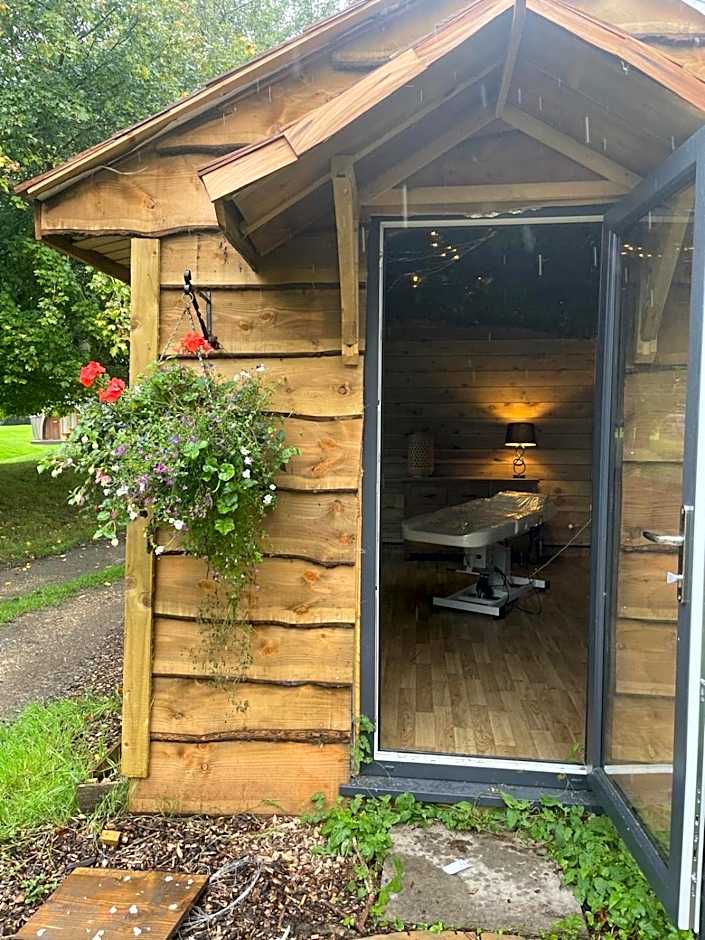 Wall Eden Farm - Luxury Log Cabins and Glamping