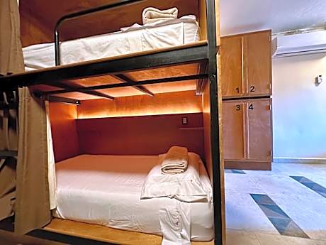 Mixed Dormitory Room
