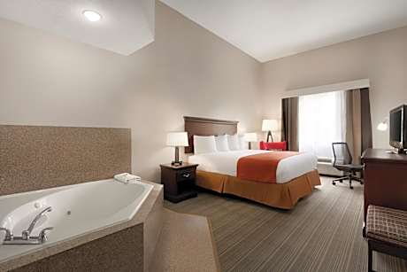 King Suite with Spa Bath - Non-Smoking