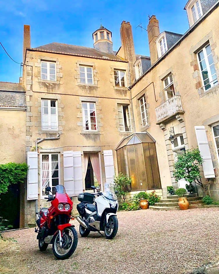 L'Hotel de Hercé Chambre d'Hote