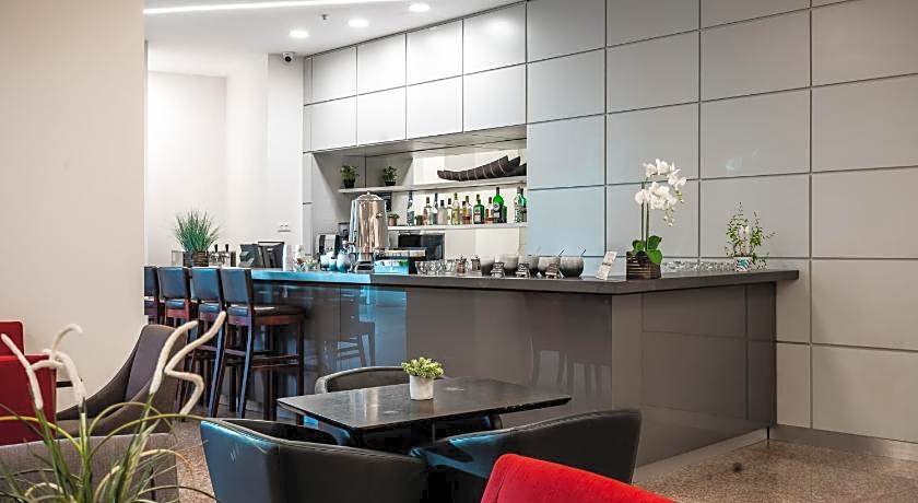 Benjamin Herzliya Business Hotel