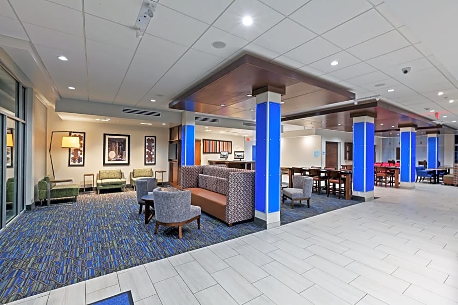 Holiday Inn Express & Suites Tulsa South - Woodland Hills By IHG