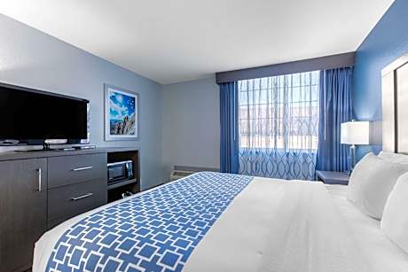 King Room - Accessible/Non-Smoking