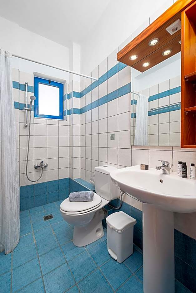 Finikas Studios & Apartments - Kalamaki Holidays