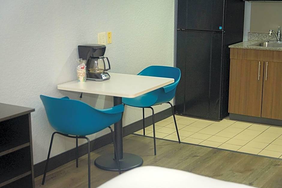 Studio 6 Extended Stay - West Palm Beach, FL