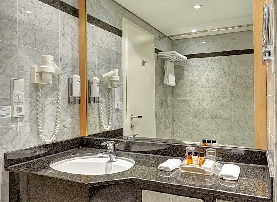 Holiday Inn Berlin Airport - Conference Centre By IHG