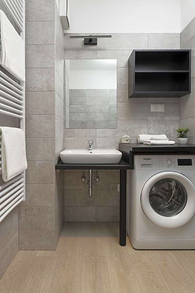 Parizs Garden Apartments