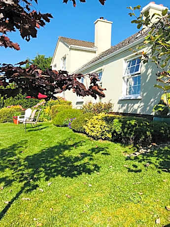 Hillcrest farmhouse Bed & Breakfast
