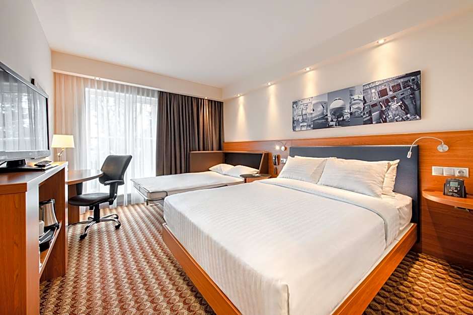 Hampton By Hilton Warsaw Airport