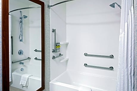 Deluxe Twin Room - Hearing Accessible