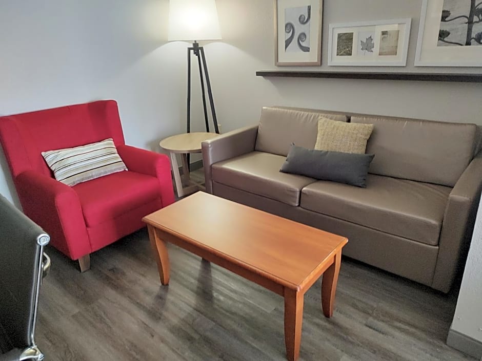 Country Inn & Suites by Radisson, Hinesville, GA