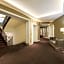 Lamaro Hotel