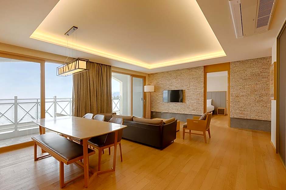 Photo 1 of 7 of Gold Suite (With Kitchenette, Ocean View)