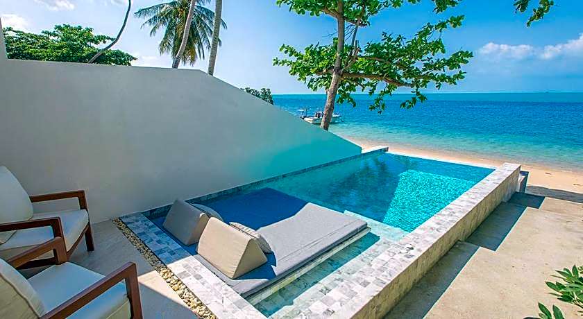 White Whale Beachfront Pool Villa