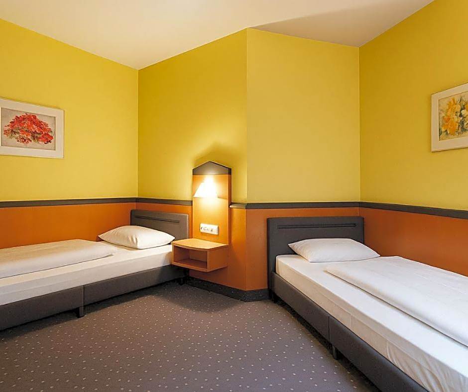 Plaza Hotel & Living Frankfurt