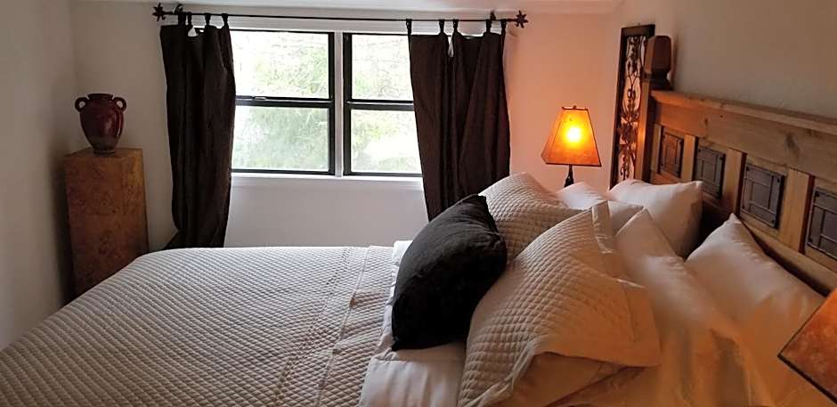 Lily Creek Lodge