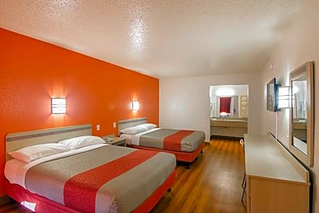 Queen Room with Two Queen Beds - Disability Access