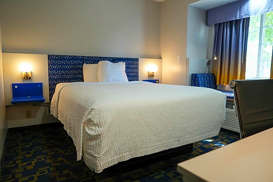 Microtel Inn & Suites by Wyndham Hagerstown by I-81