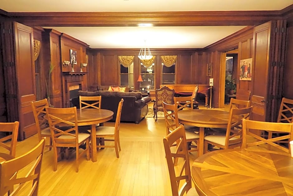 The Inn at Ragged Edge