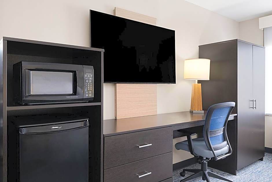 Garner Topeka West By IHG