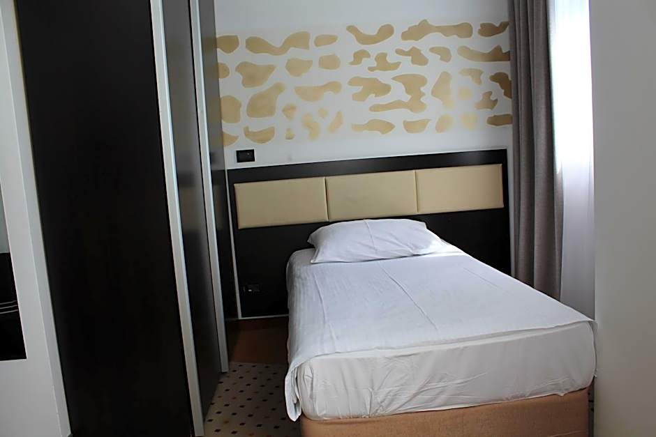 Hotel Diplomat