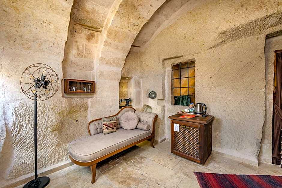 Cappa Via Cave Hotel