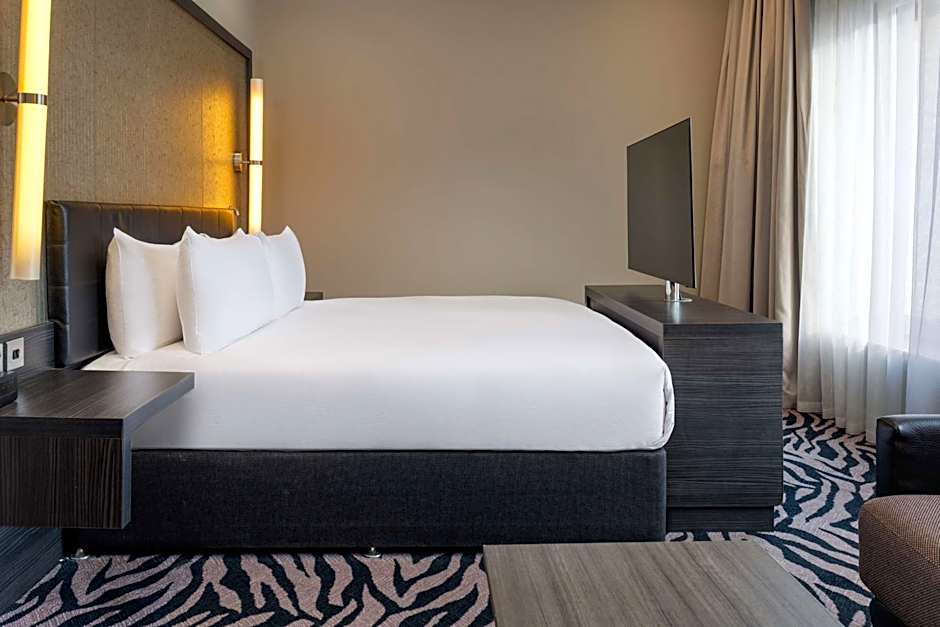 Photo 1 of 4 of 1 King Bed Guestroom