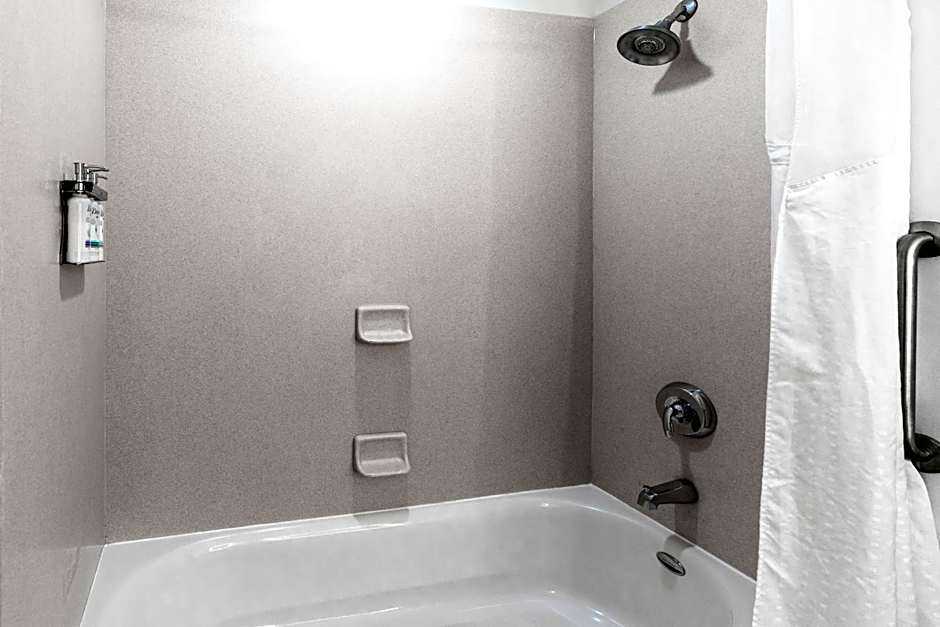 Holiday Inn Express Hotel & Suites Salina By IHG