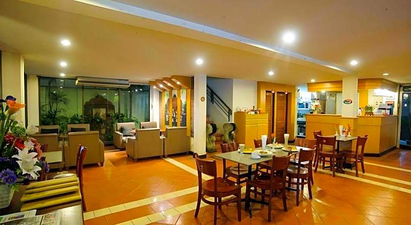 Diamond City Place Hotel