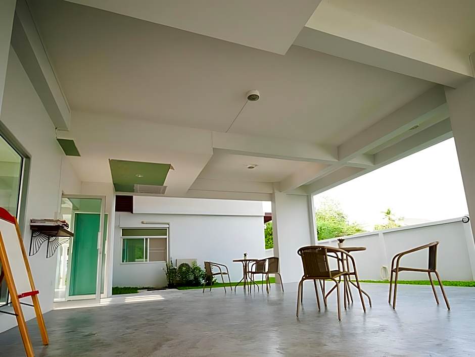 The Meet Green Apartment