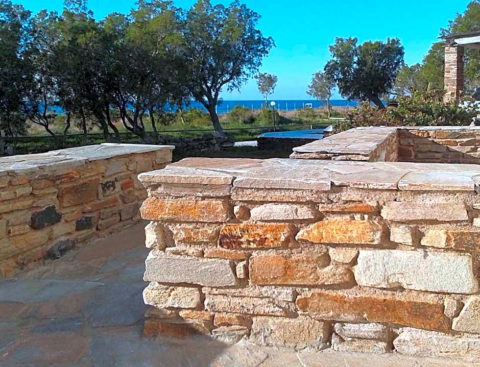 Nostos Beachfront Apartments & Studios