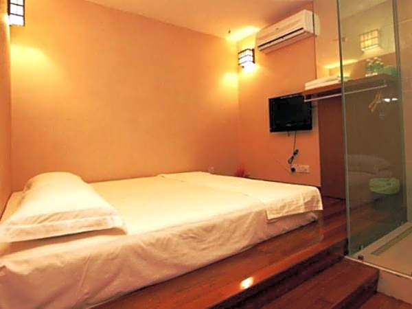 Country Network Hotel