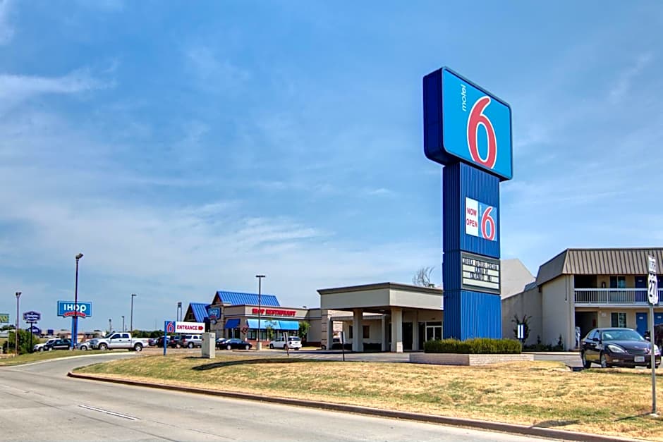 Motel 6-Mount Pleasant, TX