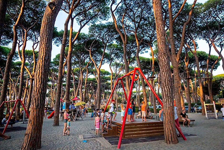 hu Park Albatros village