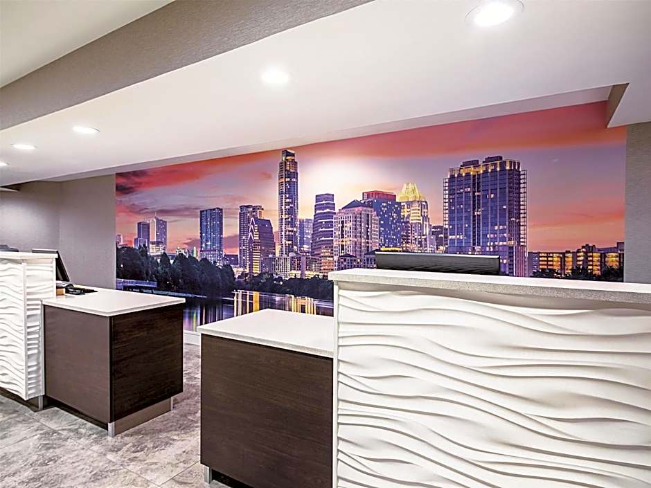 La Quinta Inn & Suites by Wyndham Austin Airport